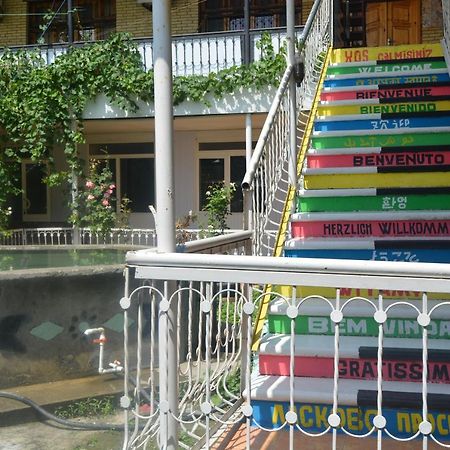 Canal Hostel Şǝki Bagian luar foto