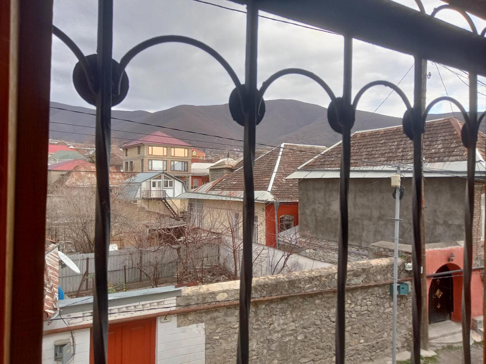 Canal Hostel Şǝki Bagian luar foto