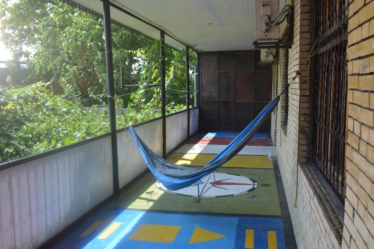 Canal Hostel Şǝki Bagian luar foto