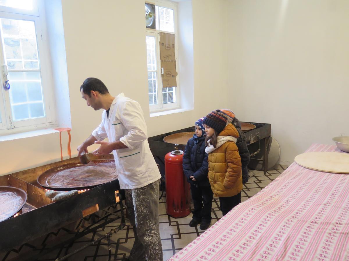Canal Hostel Şǝki Bagian luar foto