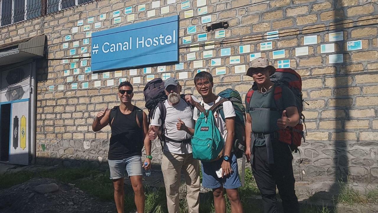 Canal Hostel Şǝki Bagian luar foto