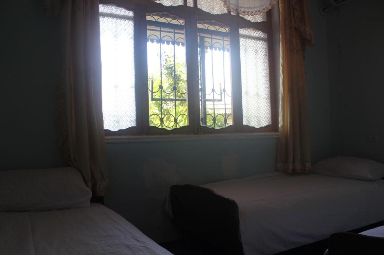 Canal Hostel Şǝki Bagian luar foto